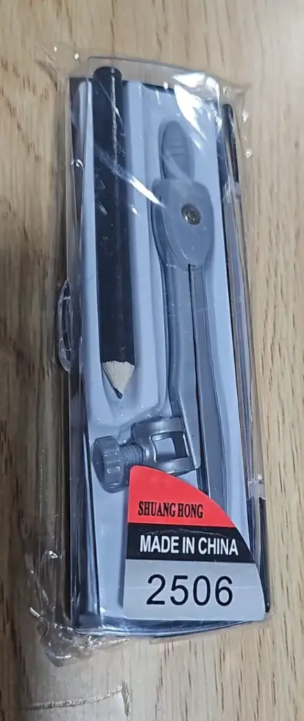 بيكار مع قلم